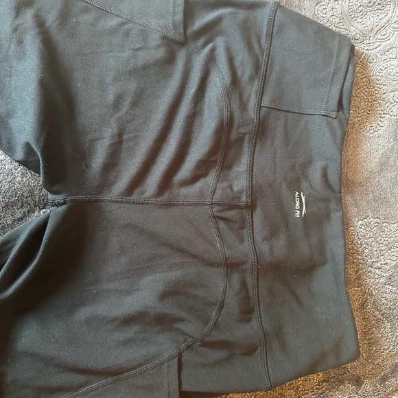 AlongFit Leggings (Medium) - Picture 5 of 8